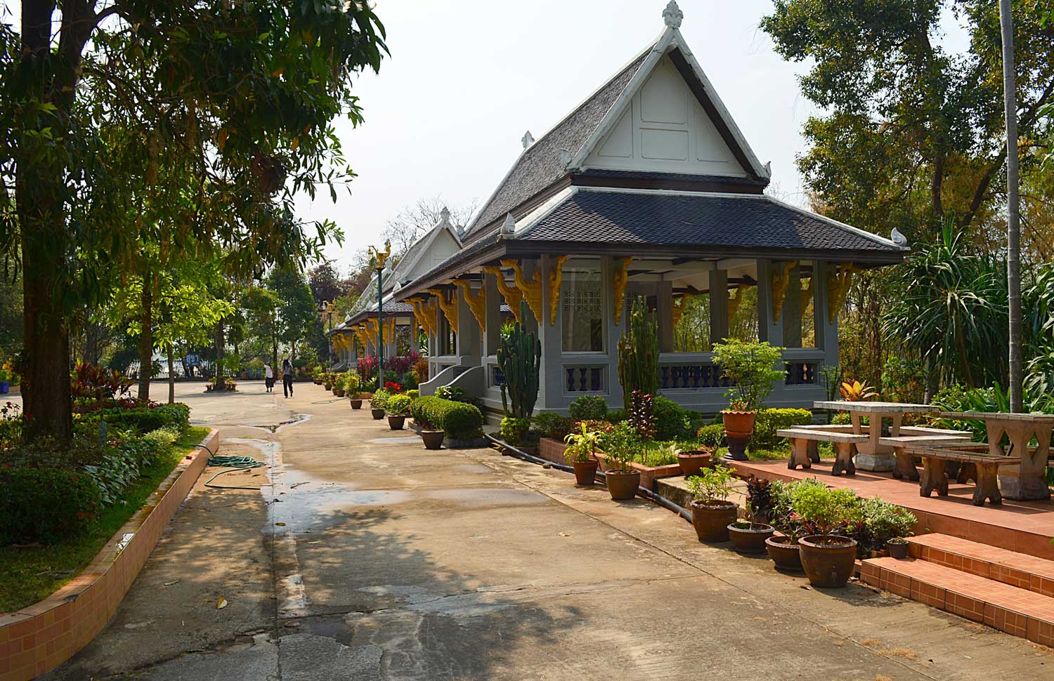 Phu Kon Die Stupa